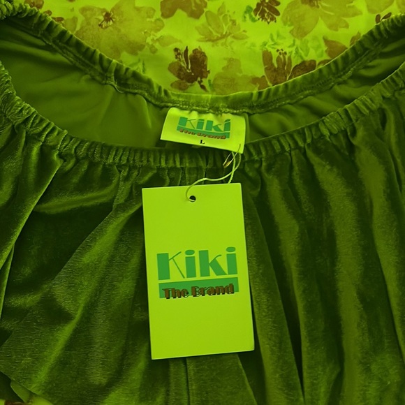 Hi I am selling these super cute and sexy, flow shorts by Kiki The Brand. Sz (L) - Picture 2 of 2